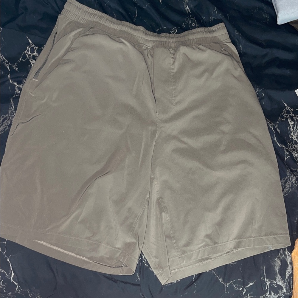 Men's olive green lululemon shorts medium